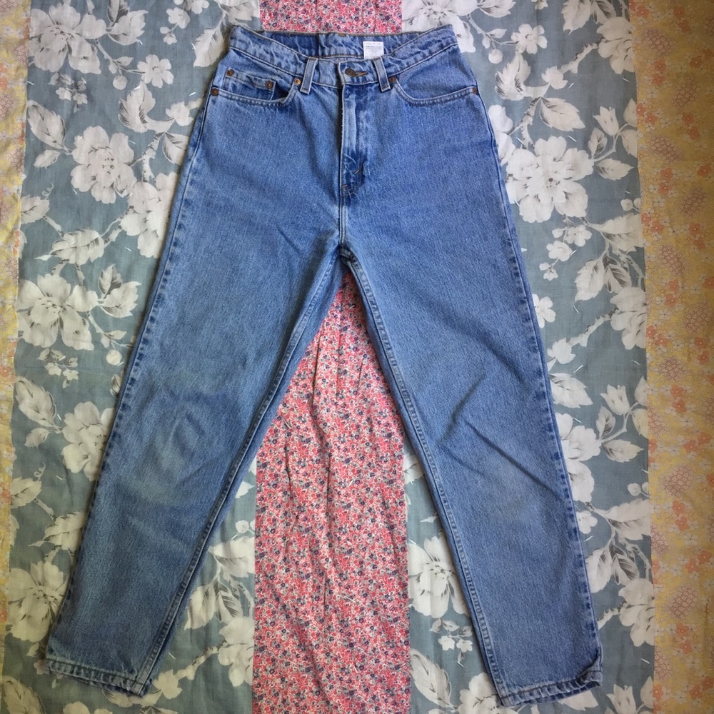 SOLDVintage High Waist Levi’s 521 Jeans Size 8